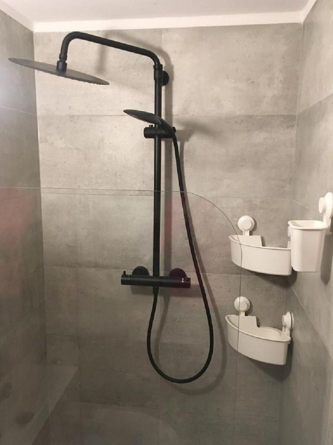 Secret Apartament 4 Poznanアパートメント エクステリア 写真